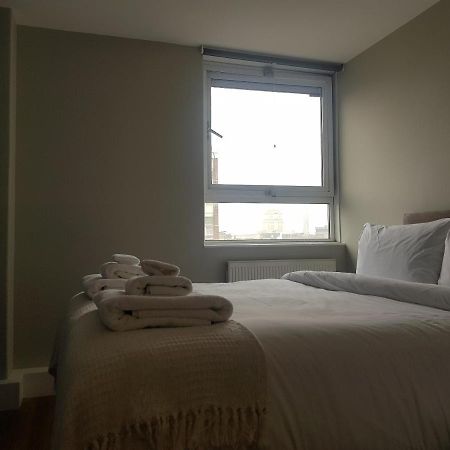 Beautiful 3-Bedroom Flat With Stunning Views London Exteriör bild