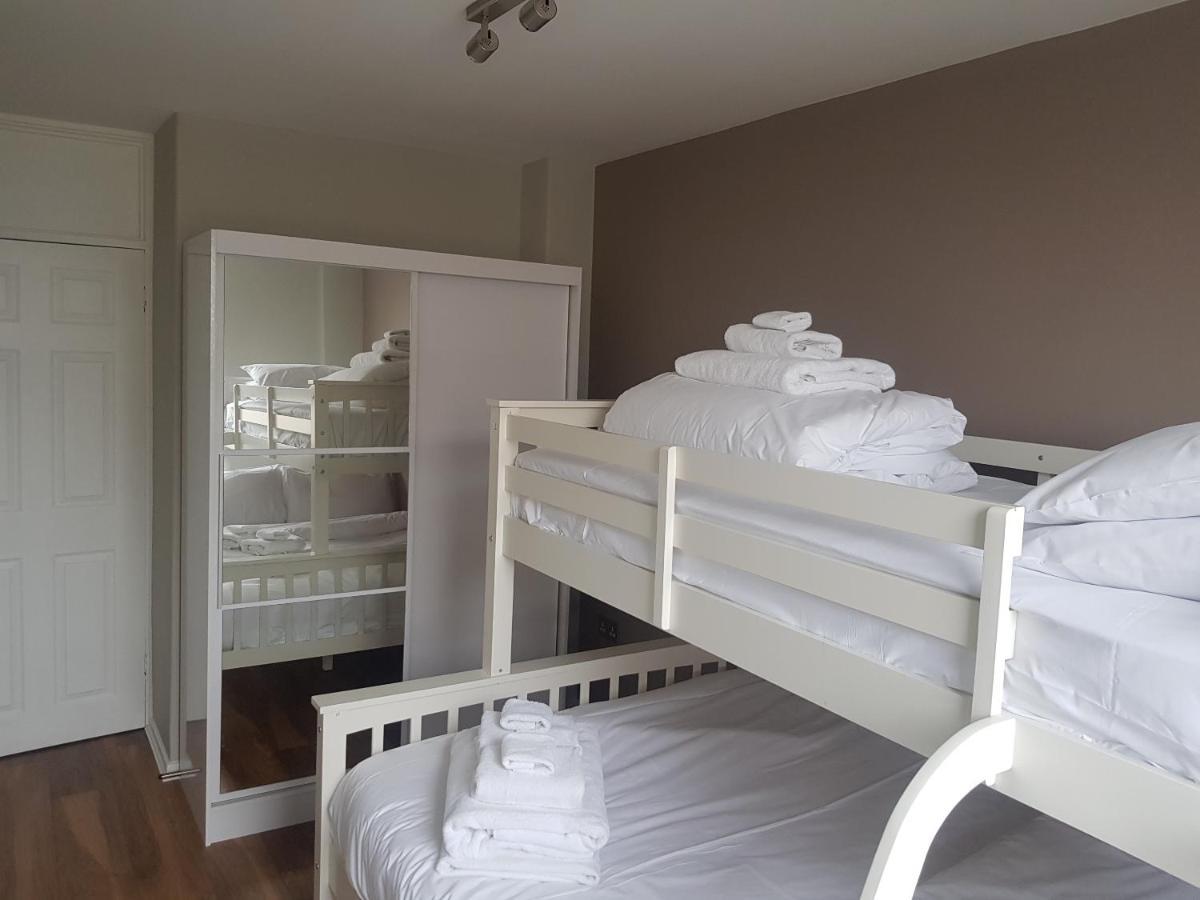 Beautiful 3-Bedroom Flat With Stunning Views London Exteriör bild