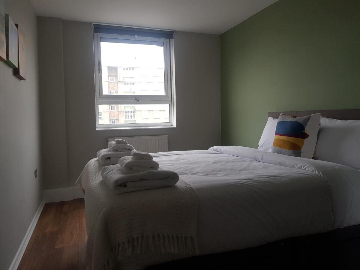 Beautiful 3-Bedroom Flat With Stunning Views London Exteriör bild