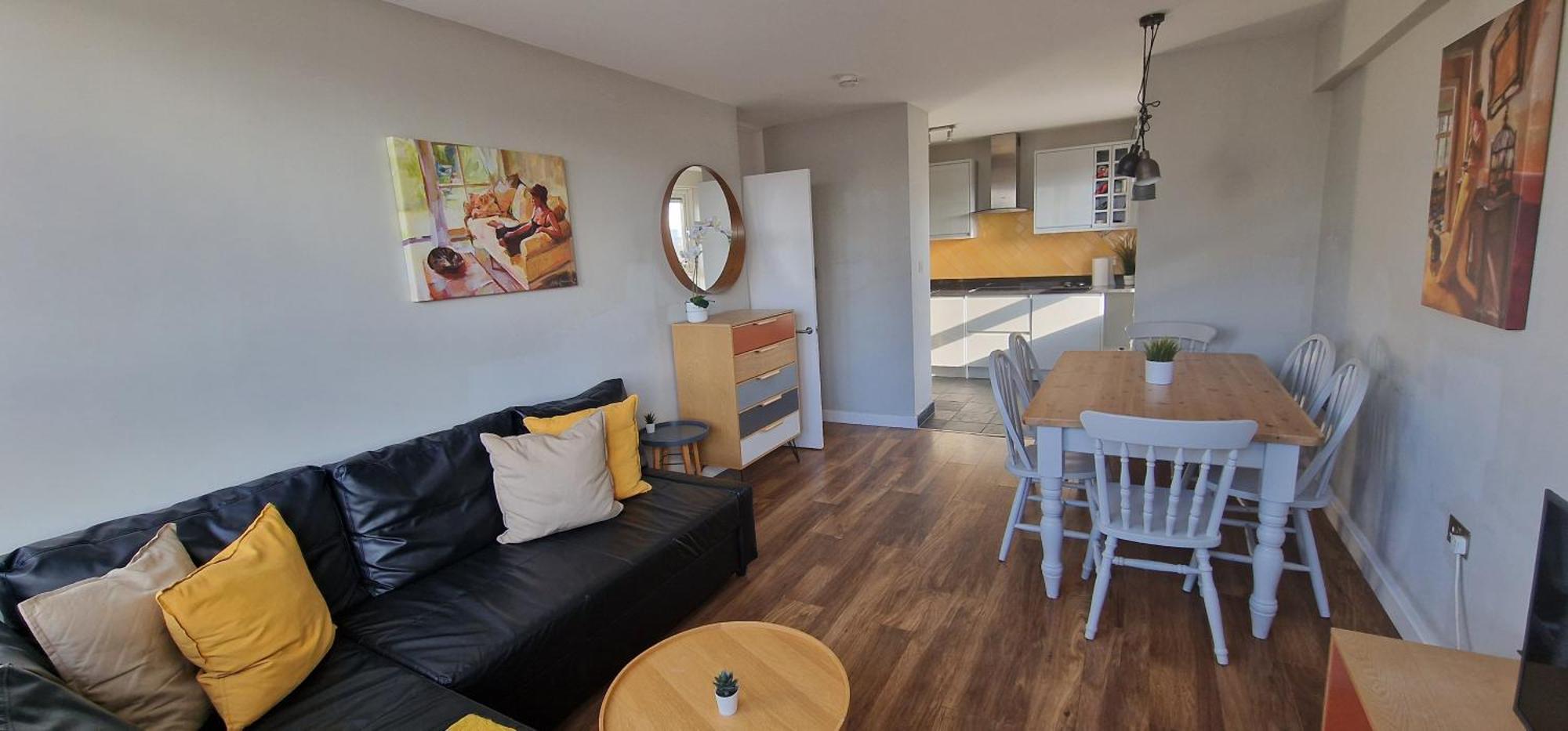 Beautiful 3-Bedroom Flat With Stunning Views London Exteriör bild